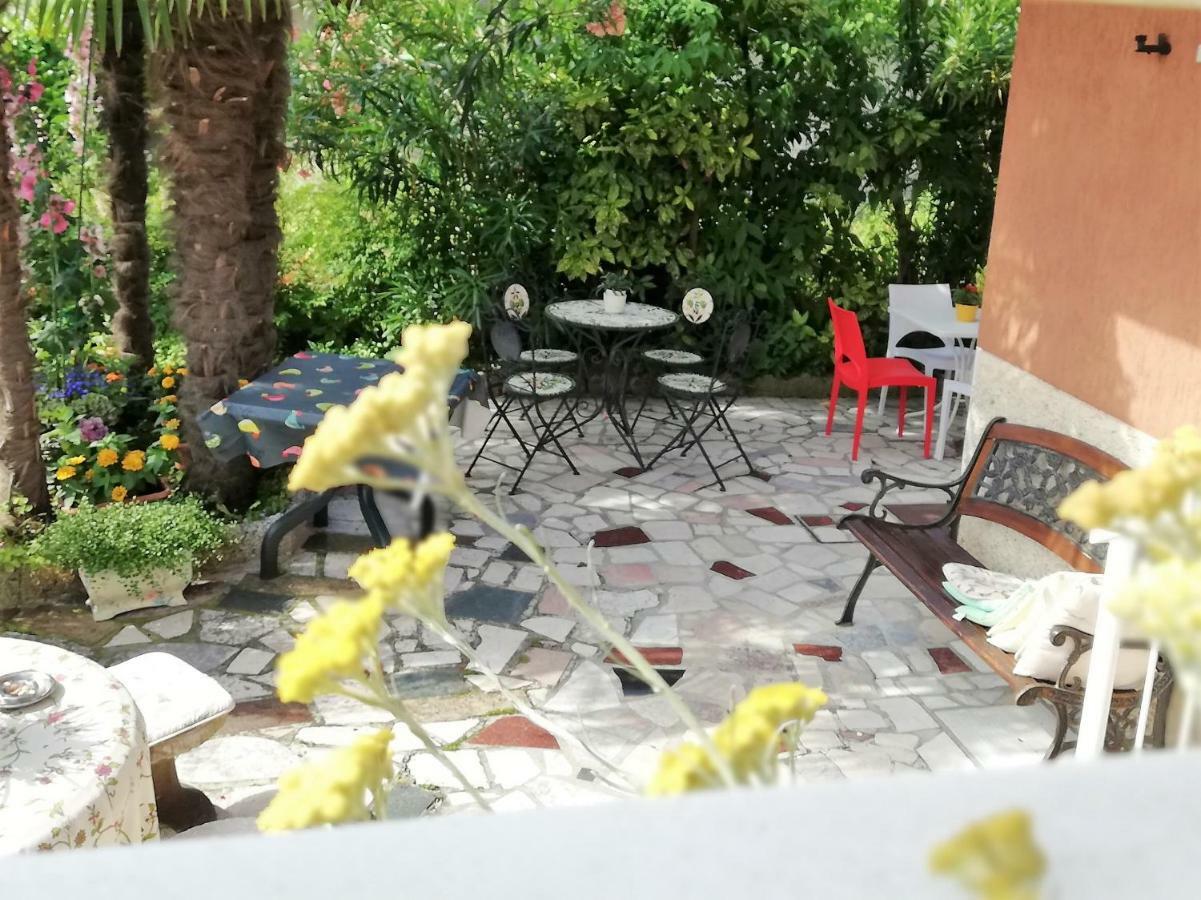 Casapatrizia B&B ซีร์มิโอเน ภายนอก รูปภาพ
